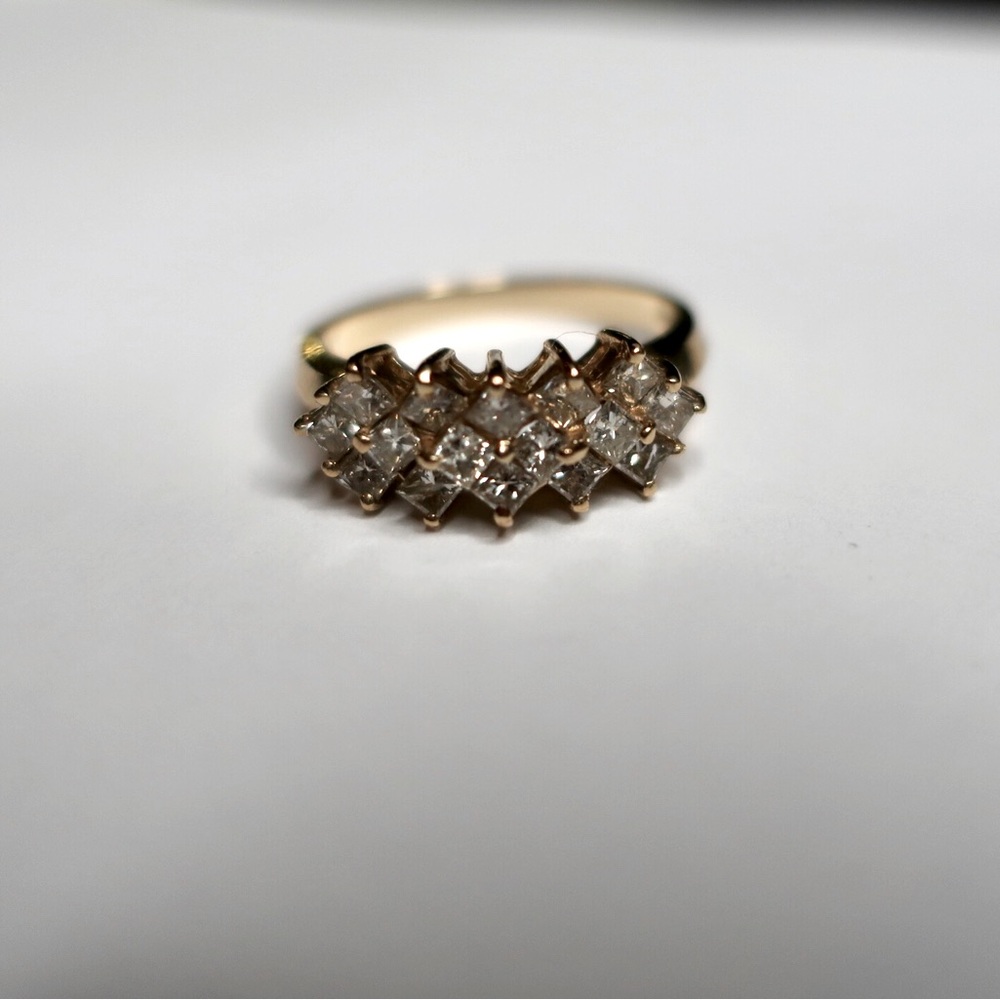 10k Diamond ring - Picture 6 of 8